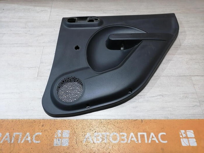 Fiat Panda обшивка двери задняя правая мех