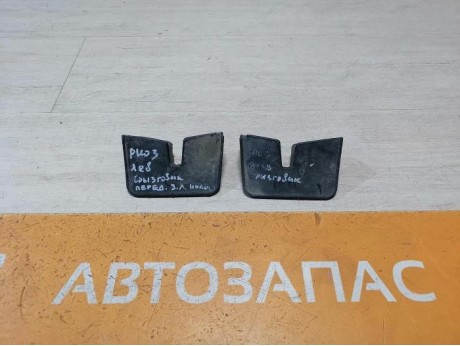 Rio 3 №3 брызговик заднего колеса передний правый