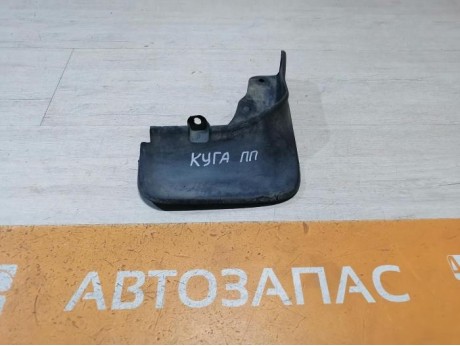 Kuga брызговик передний правый