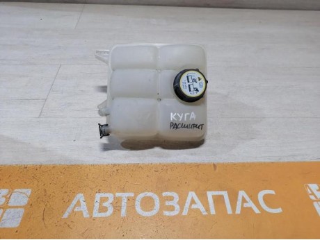 Kuga бачок расширительный