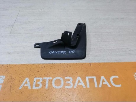 Priora брызговик передний правый