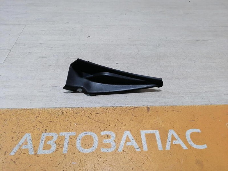 Almera G15 уголок жабо левый