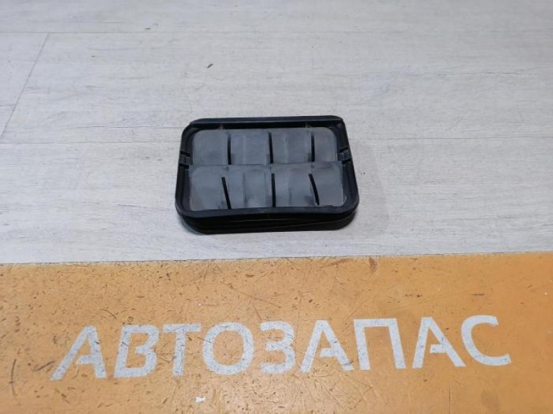 Almera G15 решетка вентиляции багажника