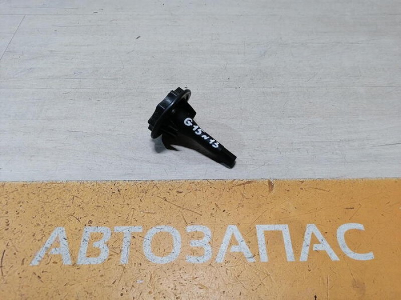 Almera G15 фиксатор запаски