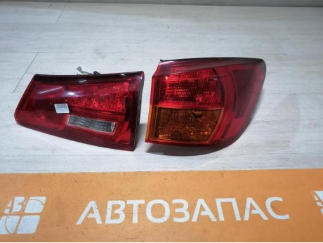 Lexus IS 250 фонарь правый в сборе