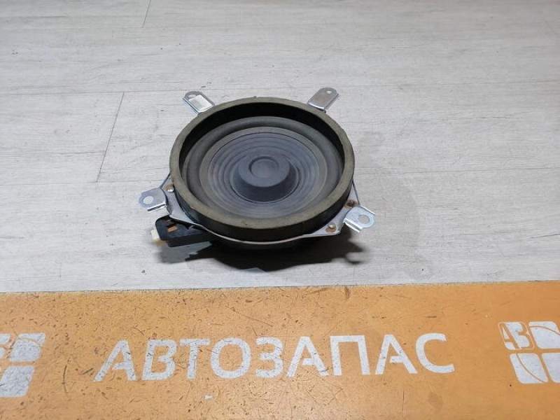 Lexus IS250 динамик задний большой сабвуфер