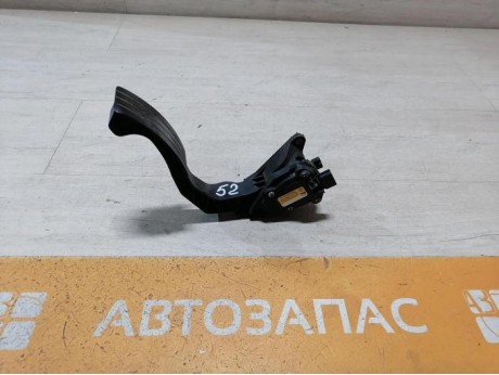 Logan 2 педаль газа