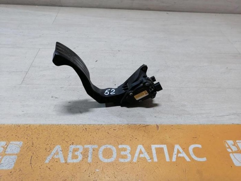 Logan 2 педаль газа