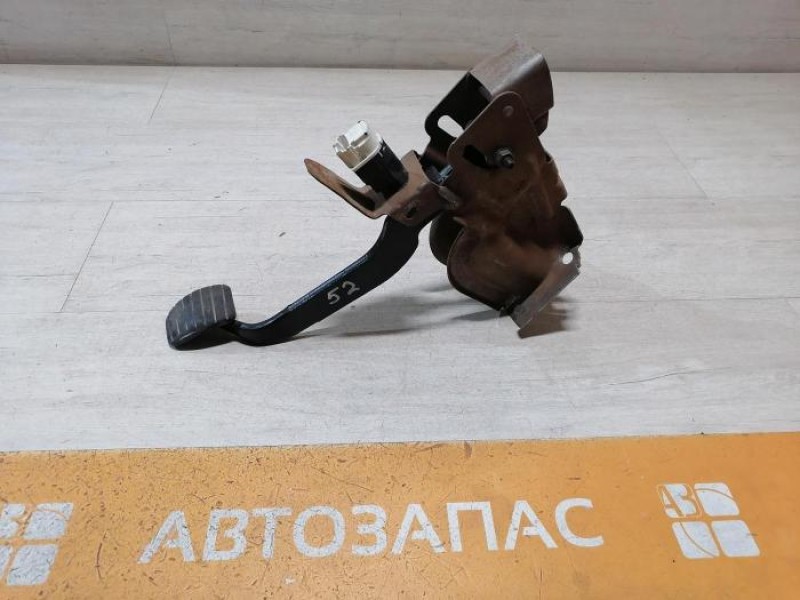 Logan 2 педаль тормоза