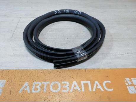 Logan 2 уплотнитель дверного проема передний правый