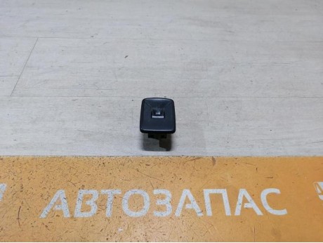 Logan 2 кнопка стеклоподъемника