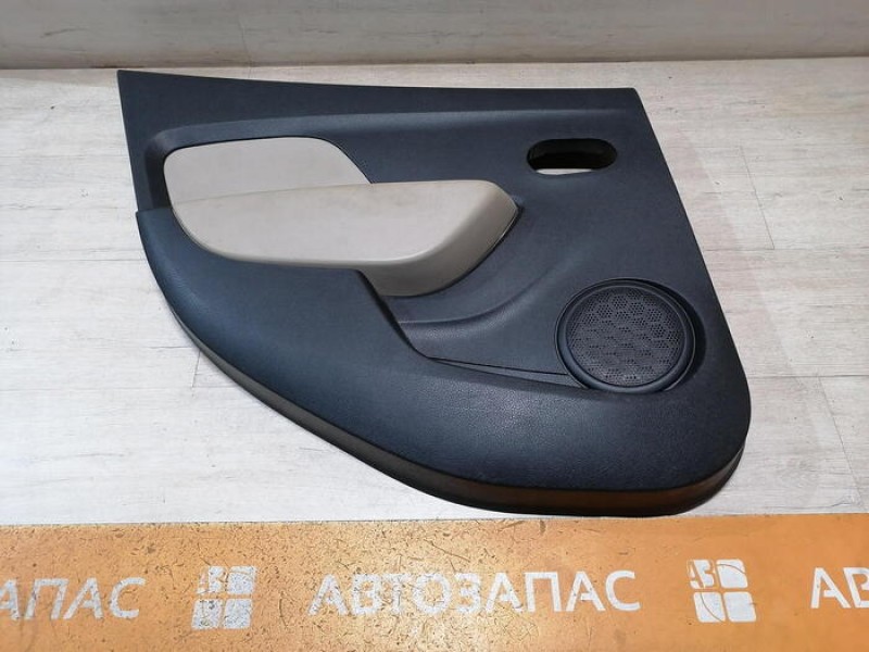 Logan 2 обшивка двери задняя левая эл черная+бежевая