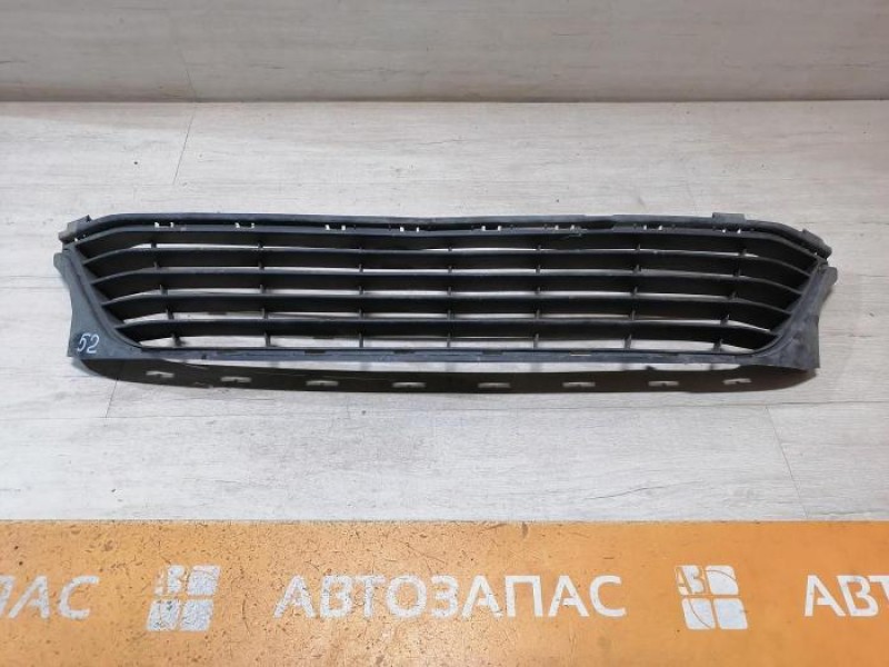 Logan №52 решетка переднего бампера нижняя рест деф