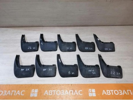 Logan №22 брызговик задний левый