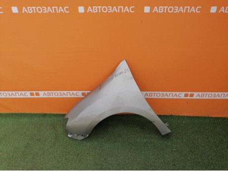 Logan №23 крыло переднее левое деф
