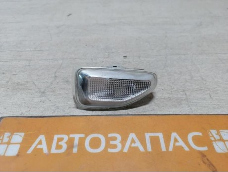 Logan 2 повторитель поворота в крыло правый