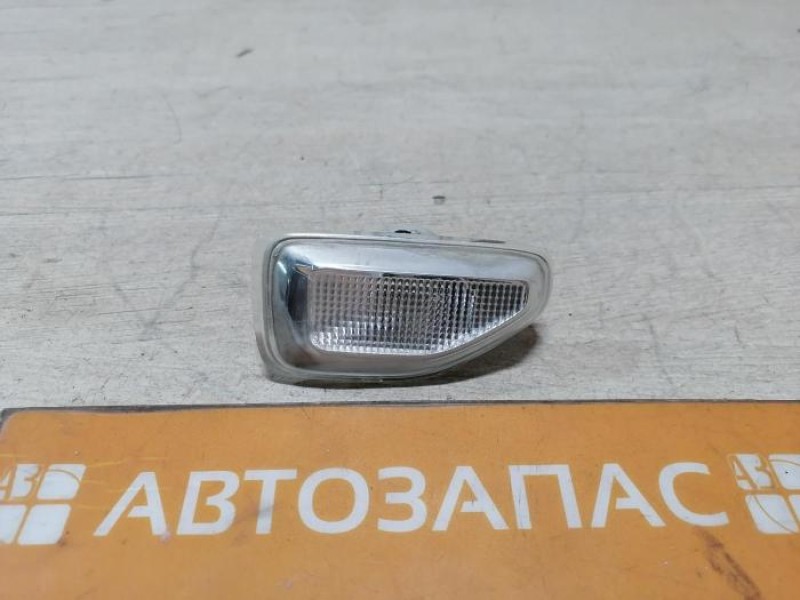 Logan 2 повторитель поворота в крыло правый