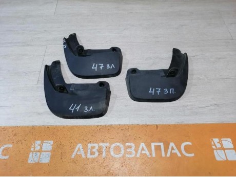 Logan №41 брызговик задний левый