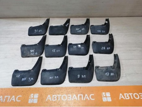 Logan №37 брызговик задний правый