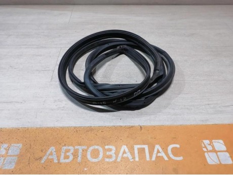 Almera G15 уплотнитель двери передний правый