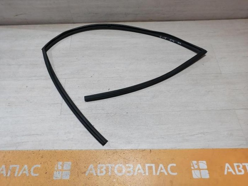 Almera G15 бархотка верхняя передняя левая