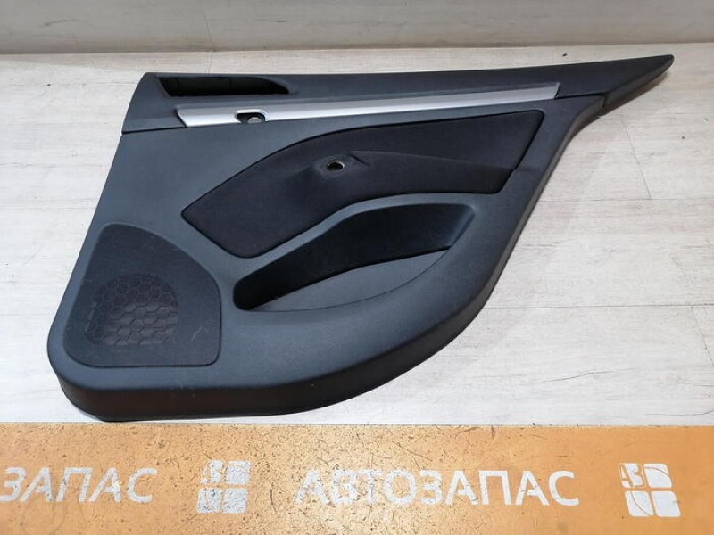 Octavia обшивка двери задняя правая эл