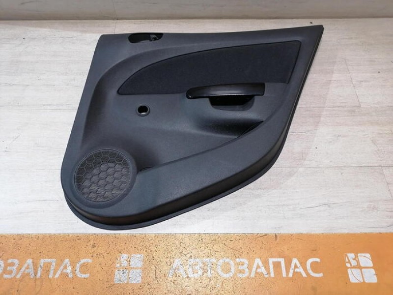Corsa D обшивка двери задняя правая мех