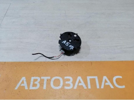 Oсtavia А5 моторчик правого зеркала