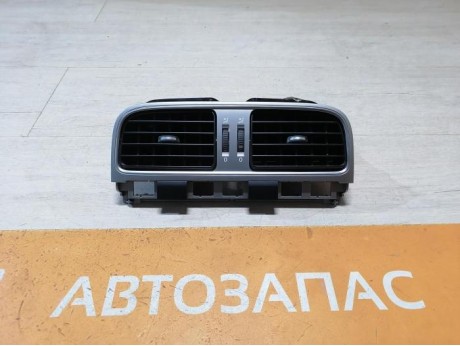 Polo дефлектор торпедо центральный двойной