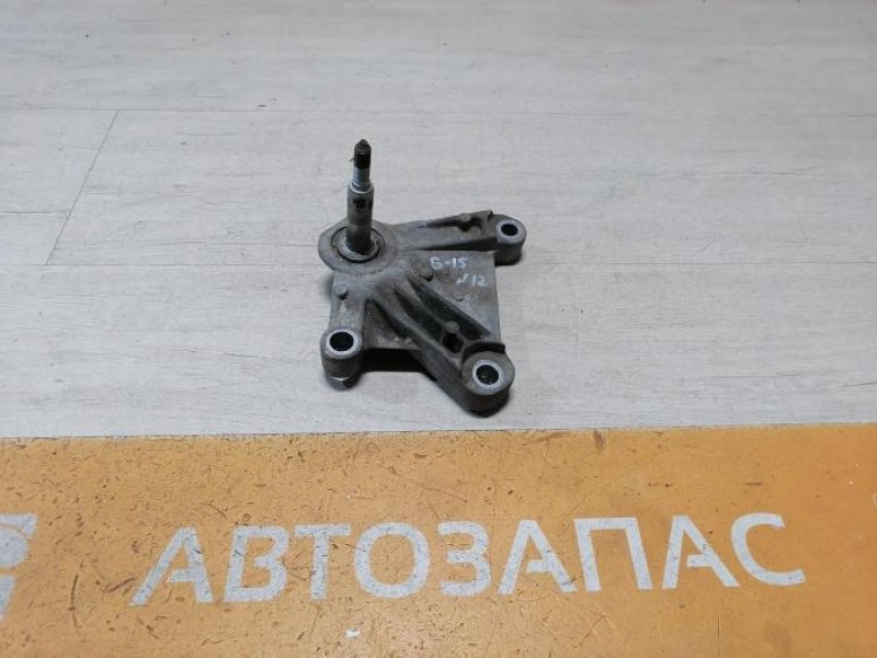 Almera G15 кронштейн верхней подушки коробки акпп