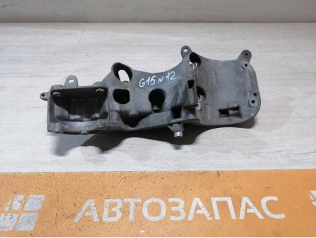 Almera G15 кронштейн генератора кондиционера