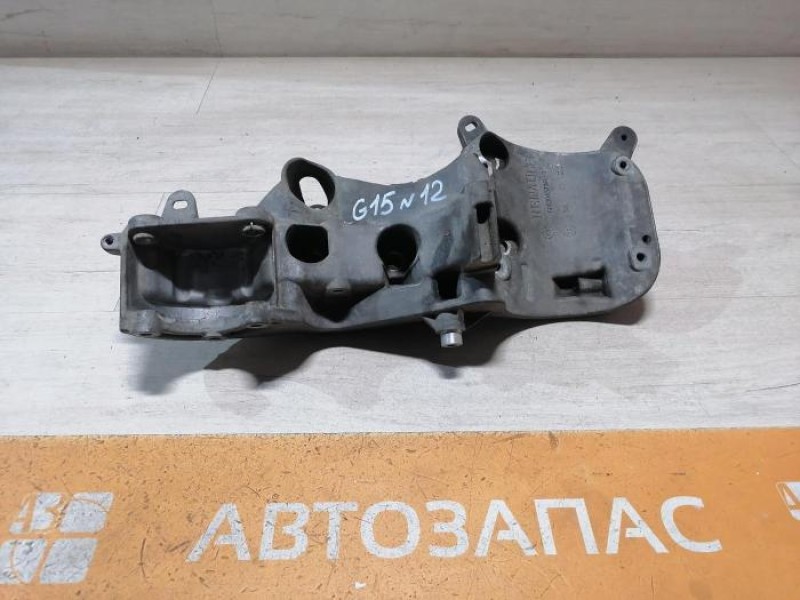 Almera G15 кронштейн генератора кондиционера