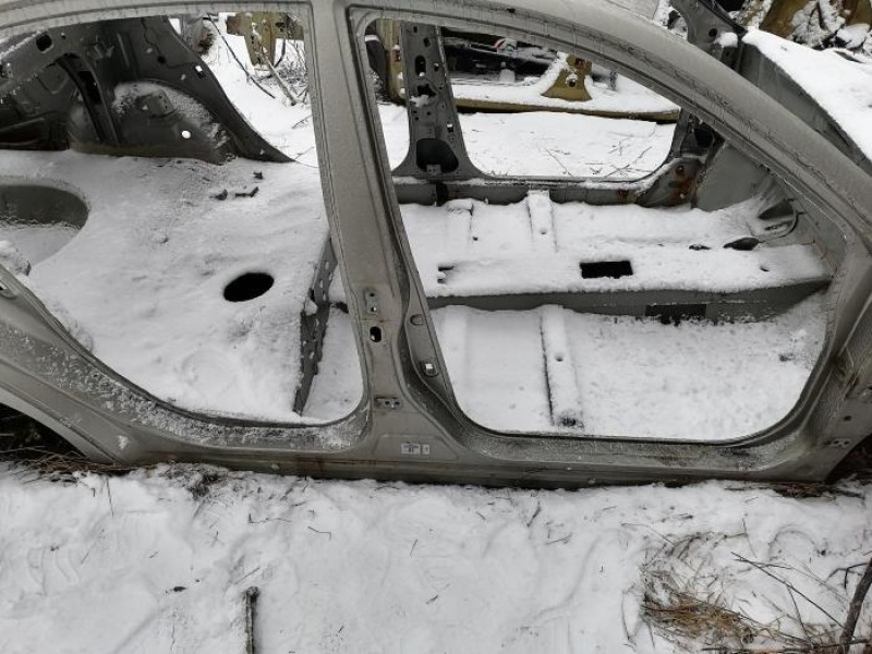 Almera G15 №12 порог правый