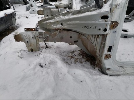 Sandero №18 лонжерон левый деф