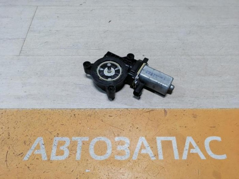 Sandero 2 моторчик стеклоподъемника левый