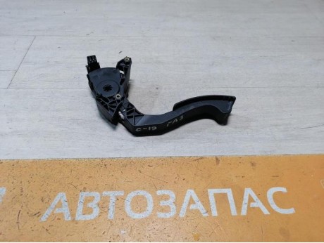 Sandero 2 педаль газа