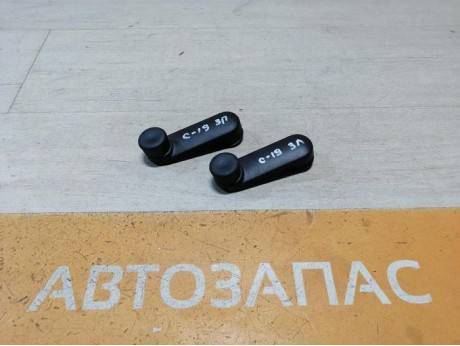 Sandero 2 ручка стеклоподъемника
