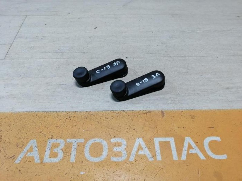 Sandero 2 ручка стеклоподъемника