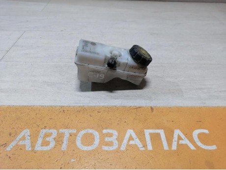 Sandero 2 бачок тормозного цилиндра