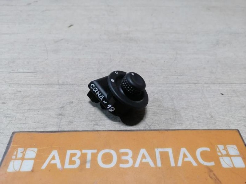 Sandero 2 блок управления зеркалами