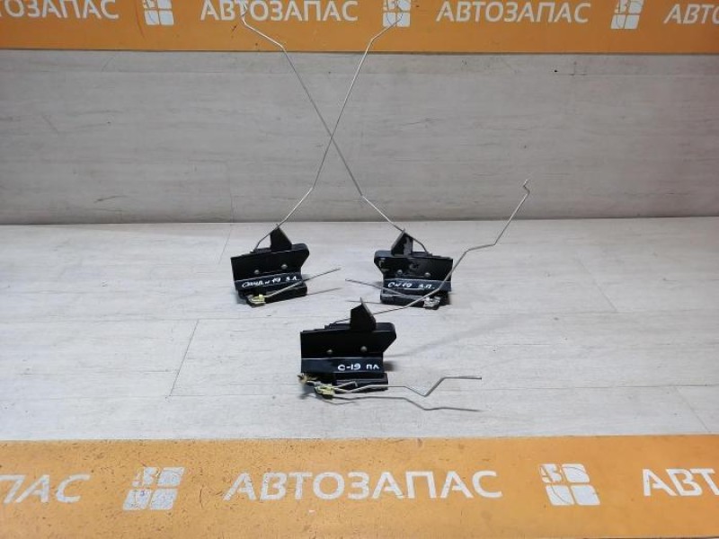 Sandero 2 замок двери задний левый