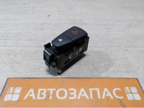 Sandero 2 кнопка аварийка центрального замка