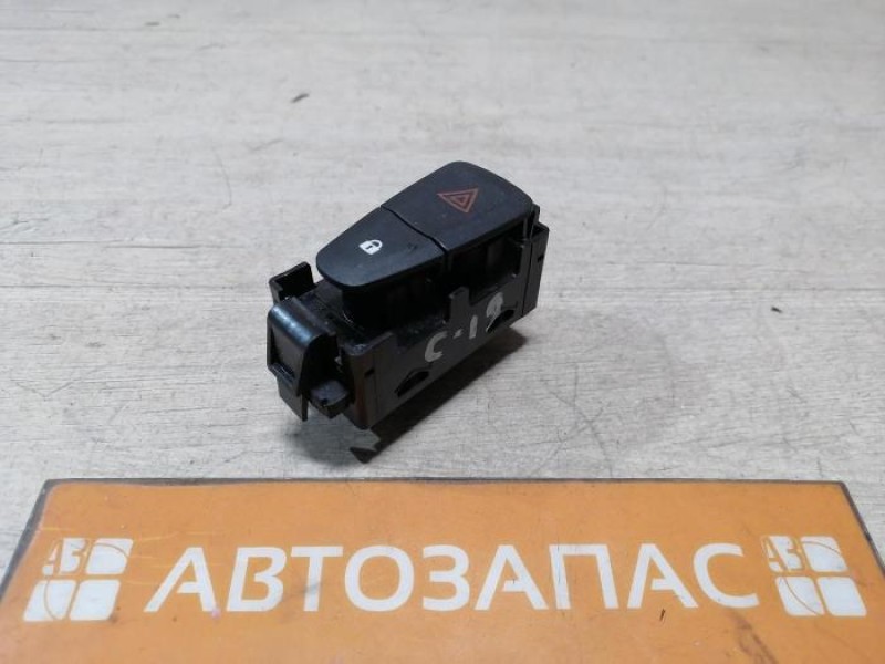 Sandero 2 кнопка аварийка центрального замка