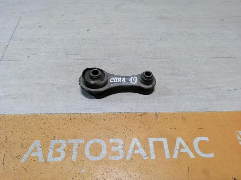 Sandero 2 подушка коробки нижняя