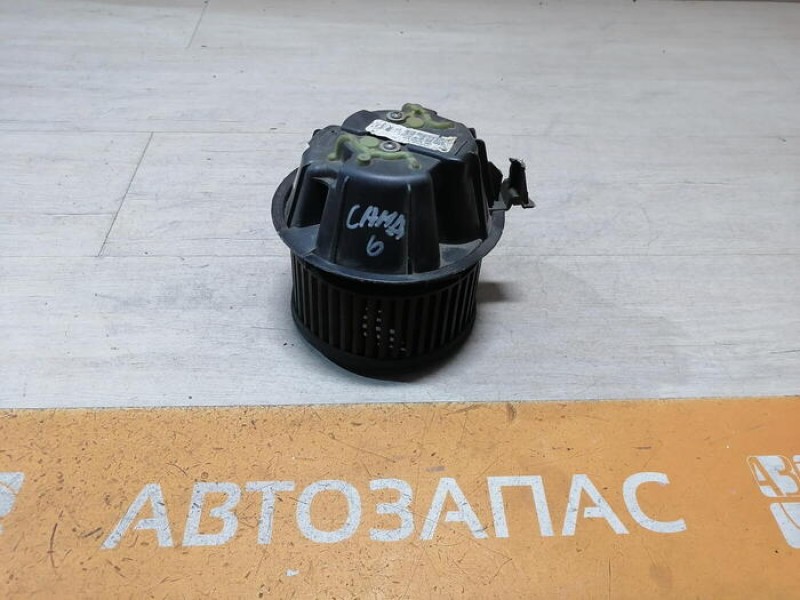 Sandero 1 №6 моторчик печки деф