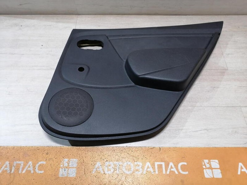 Sandero 1 обшивка двери задняя правая мех