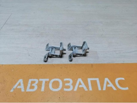 Sandero №9 петля багажника