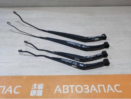 Solaris П поводок дворника правый