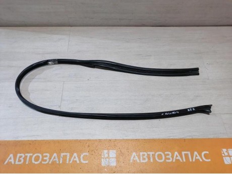 Swift молдинг крыши левый