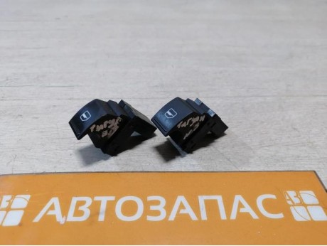 Tiguan №3 кнопка стеклоподъемника